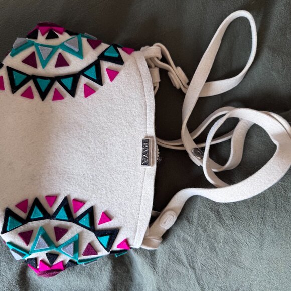 Fun, bright small purse with geometric patterns - Picture 5 of 5